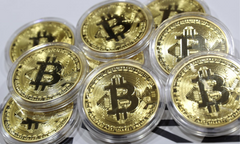 Bitcoin Coin - Gold Metal Physical Blockchain Cryptocurrency Collectible Coin - Funky Toys 